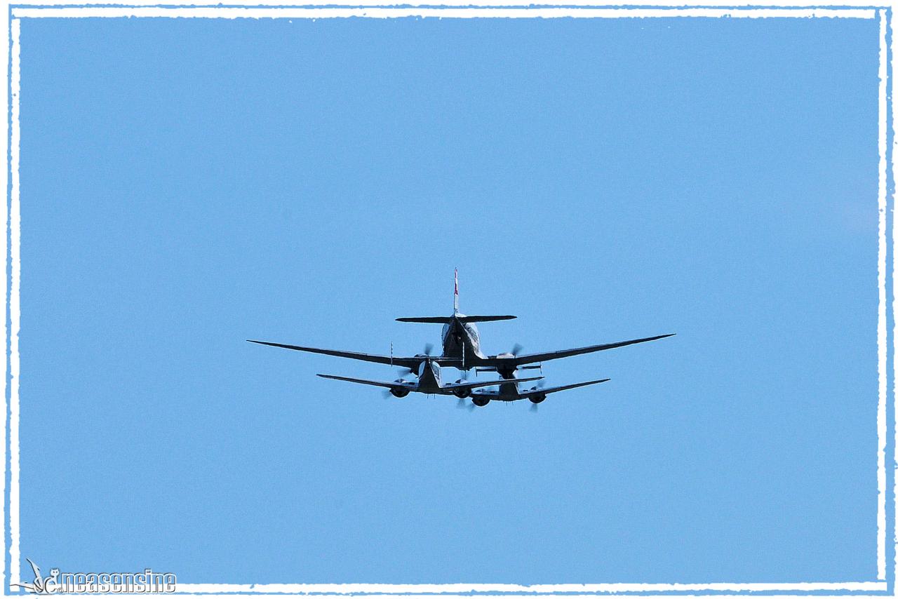 1 DC-3 & 2 BE-18 pour une Classic Formation