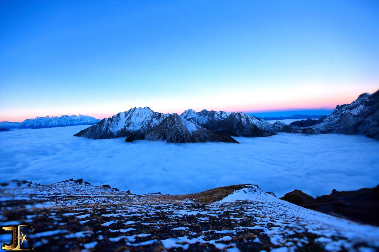 Le massif du Muveran à la pointe du jour