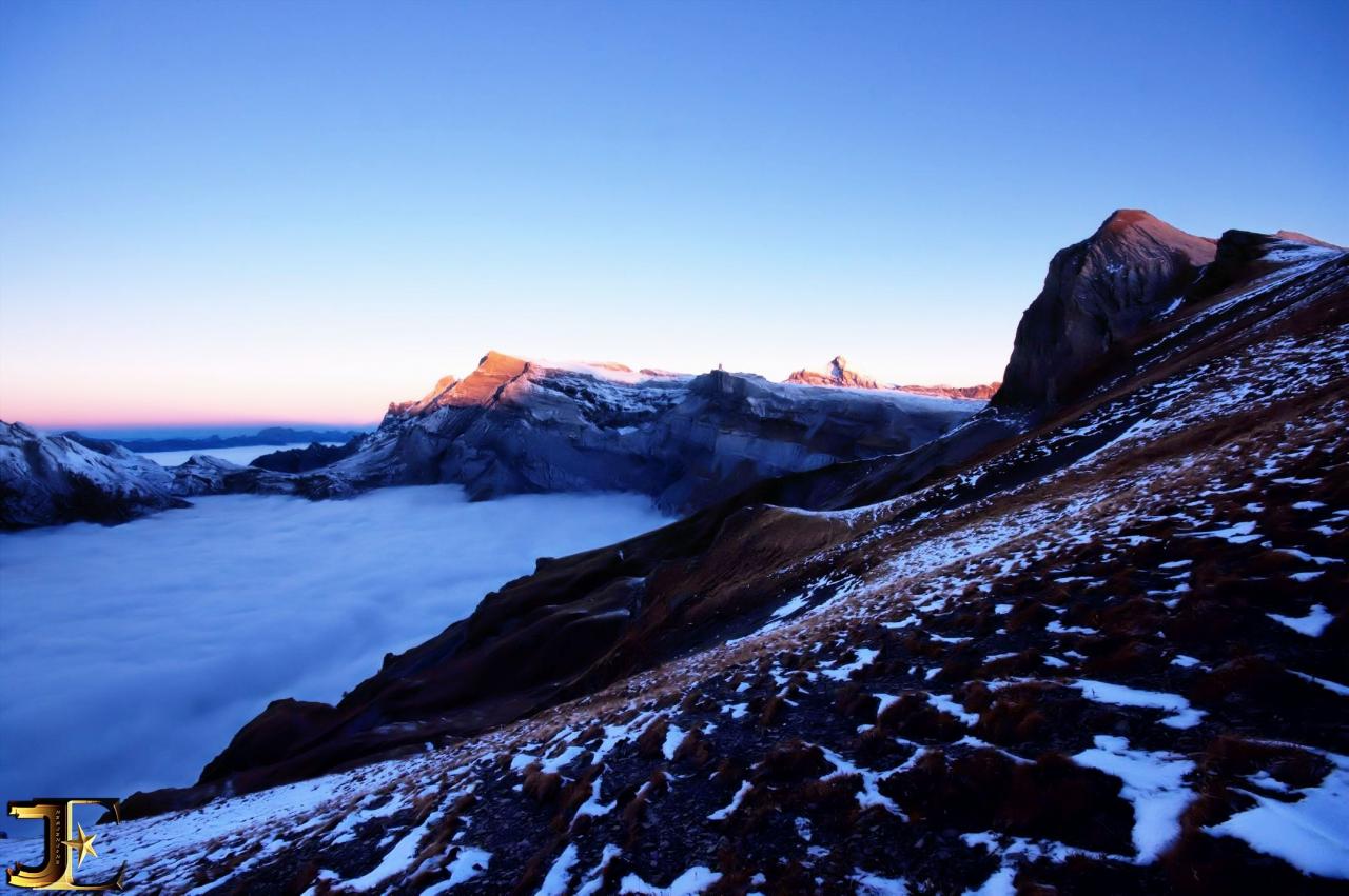 Caresse matinale sur les glaciers des Diablerets